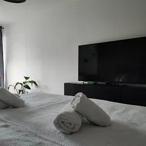 Art Stucky Apartment
